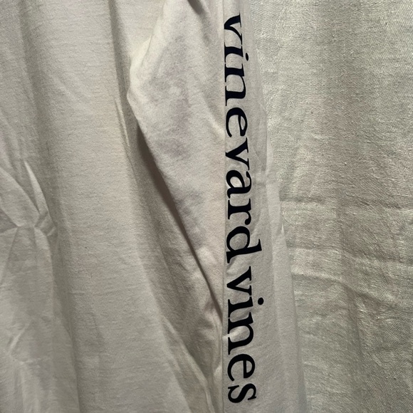 Vineyard Vines long sleeved t-shirt. Whale graphic front and back. Size xl - Picture 5 of 7